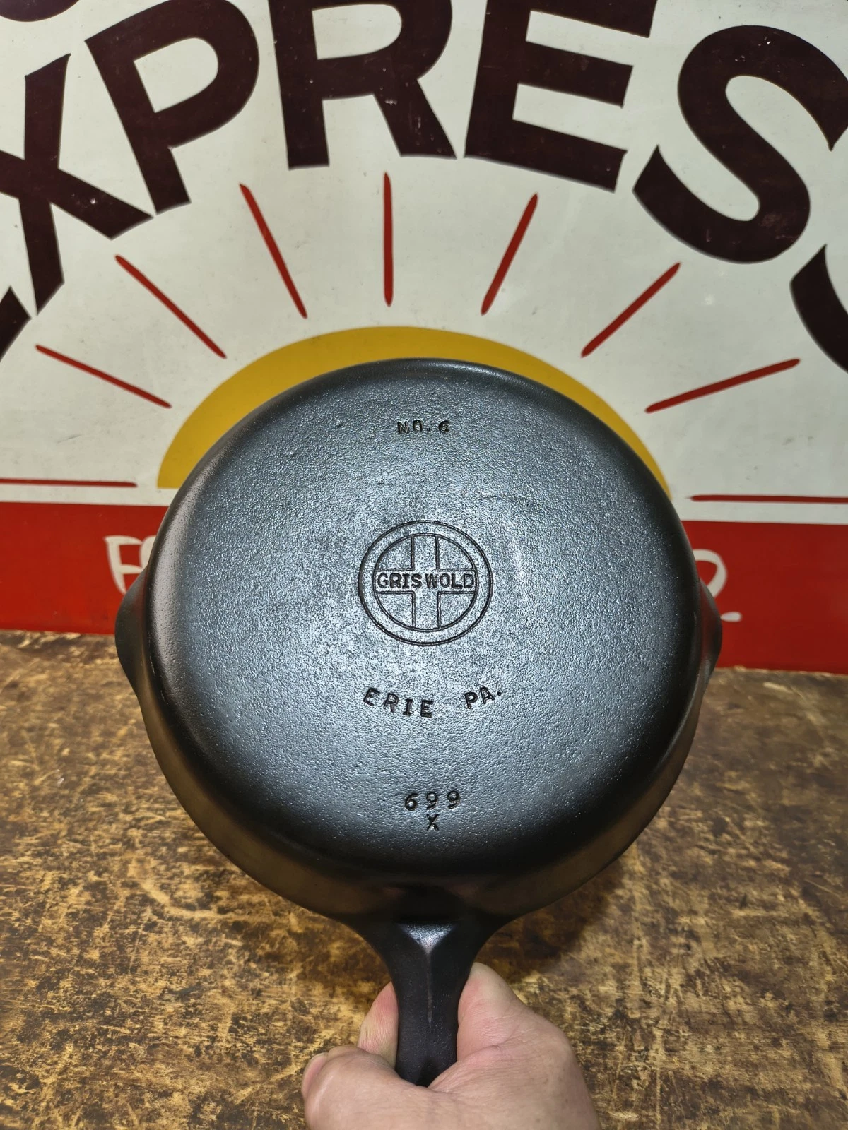 Fully Restored GRISWOLD Cast Iron SKILLET Pan 9" SMALL BLOCK LOGO Seasoned Flat