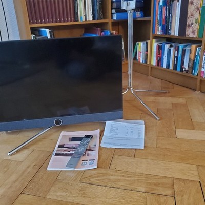 Loewe Bild C.32 32'' FHD E-LED Smart-TV - Basalt Grey mit Standfuß