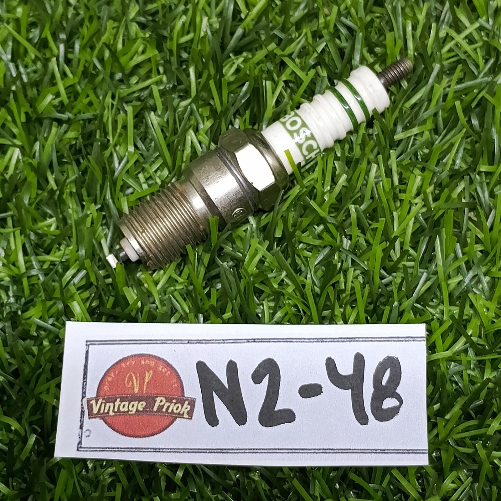 NOS OEM Bosch Super F7DC Spark Plug Germany W124 W201 300E 190E E30 H7DC RO071