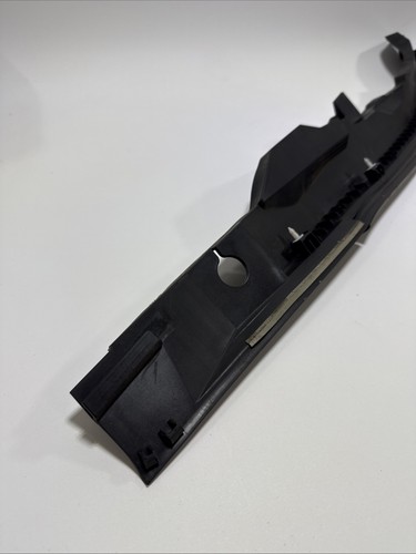 11-19 INFINITI Q70 M37 UNDER HOOD TO FENDER LEFT SIDE SEAL STRIP COVER OEM - Picture 8 of 12
