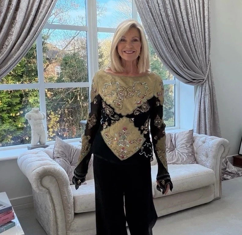 Top Etro Negro Verde Dorado Seda Cuentas Manga Larga It 46 Talla M Foto 3 de 4