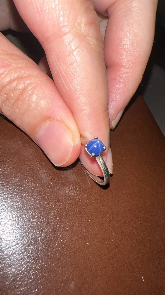Anillo de zafiro estrella de oro blanco Ebson de 10 quilates talla 5,5 Foto 3 de 4