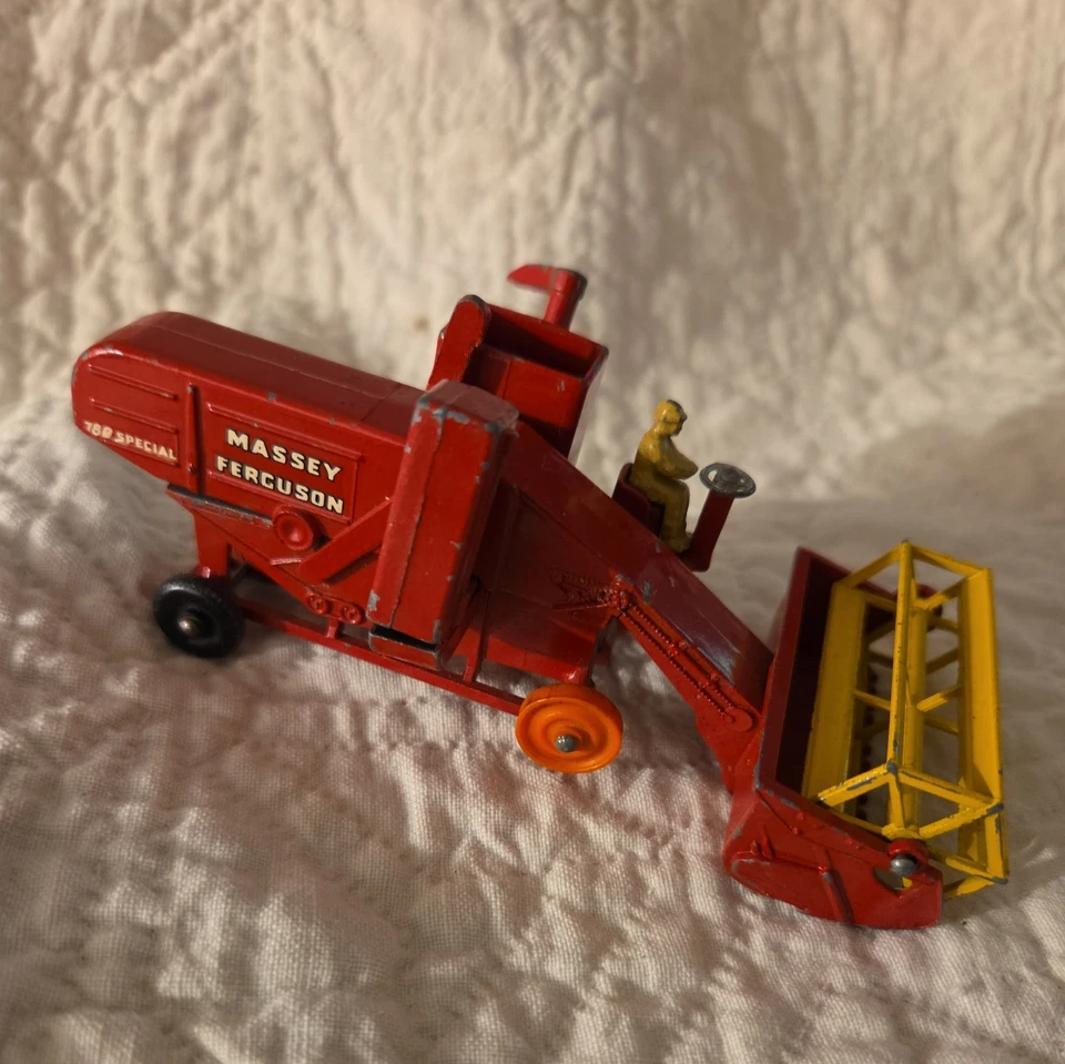 Vintage Lesney MAJOR PACK M-5 MASSEY FERGUSON COMBINE HARVESTER England - Image 4 of 4