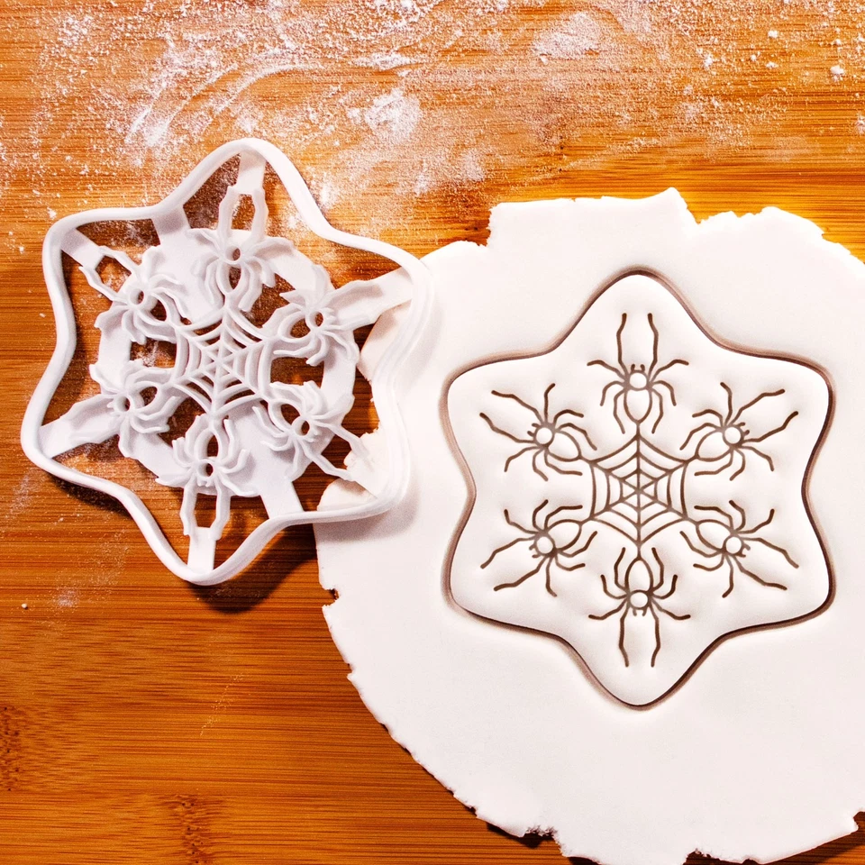 Cortadores de galletas góticos de Navidad - Esqueleto danzante y araña copo de nieve espeluznante Foto 3 de 4
