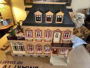 Playmobil 70897 Victorian Doll House Cozy Den Set - Figure, Armchair, Fireplace, Dog & Accessories