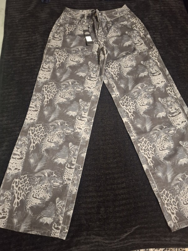 Fashion Nova Women’s Straight Leg Denim Jeans Animal Print Black/Gray Size 5