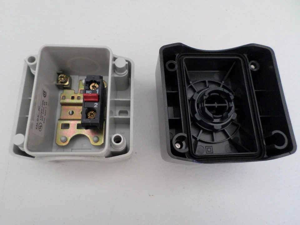 Estação de controle de botão Telemecanique XAL-DK H7 com contato ZEN L1121 - Imagem 4 de 4