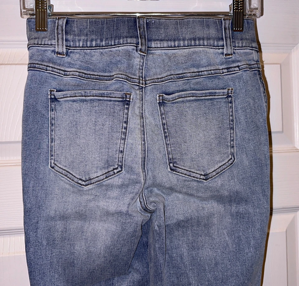 Pantalones de mezclilla ajustados al tobillo azules lavados vintage ligeros SPANX para mujer talla XS S Foto 3 de 4