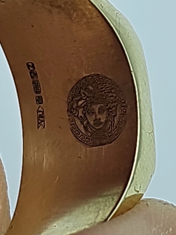 Anillo Versace Oro 14ct y Rubí Damas Talla T1/2 Sello Vintage Foto 3 de 4