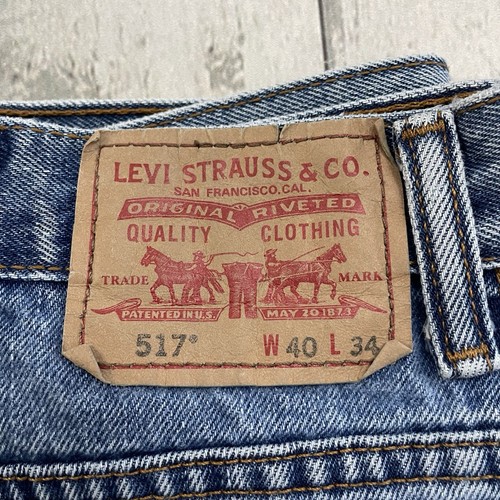 VTG Levi's 517 Men's W40 x L34 Blue Light Wash Bootcut Denim Jeans - Picture 2 of 9