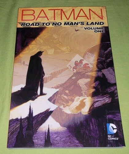 DC Comics Batman Detective Knightfall Earth One Gotham War Games TPB Buch Posten - Bild 14 von 23