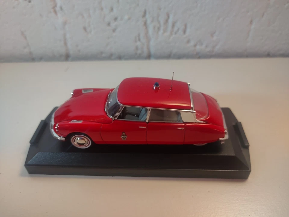 Citroen DS 19 1961 Pompiers De Paris Vitesse 1/43 Cod. L066 - Immagine 3 di 4