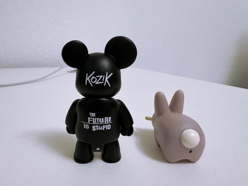 Toy2R Qee Frank Kozik The Future Is Stupid Anarqee Black Bear & kidrobot labbit - 第 3/7 張圖片