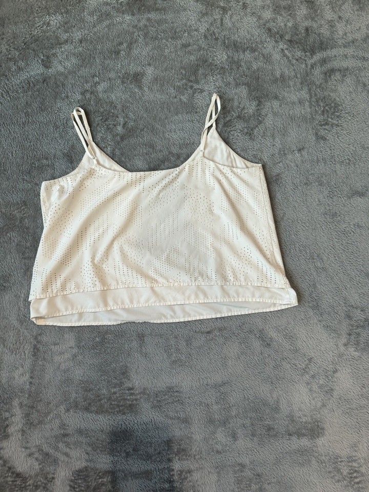 Athleta Malta Cami Crop Women's Medium Tank Ivory Eyelet, Yoga