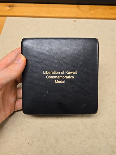 Liberation Of Kuwait Commemorative Medal 1990-1991 Combat Veteran Medal Set - Picture 17 of 21