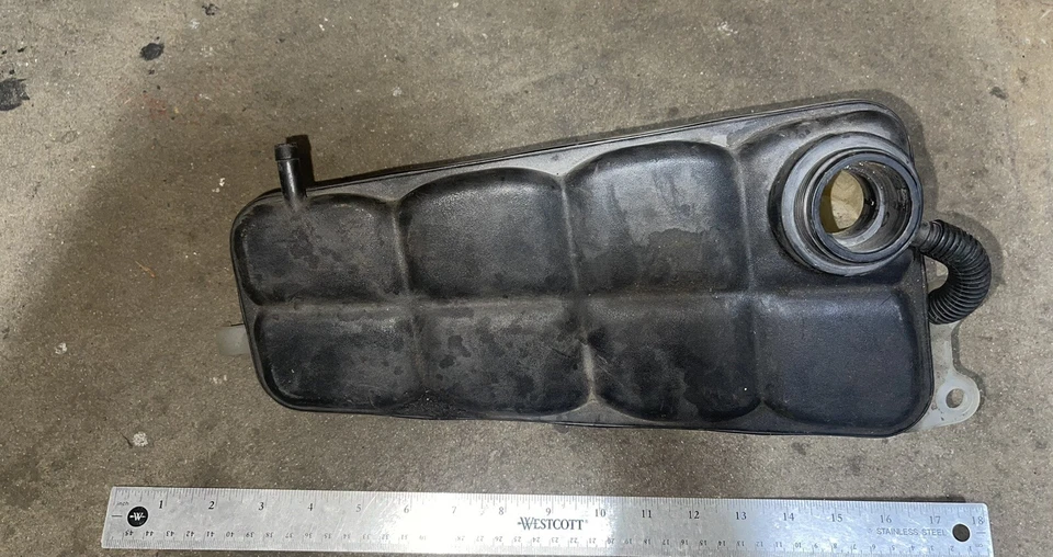 Cadillac XLR 2004-2009 depósito de expansión de refrigerante 10346350 Foto 2 de 4