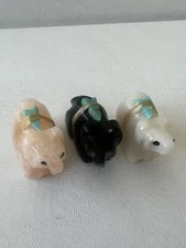 Zuni 3 Bears Fetish by Merilyn QUAM Citrus Stone Quartz Black Marble F2188