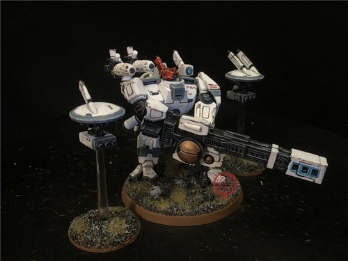 Traje de batalla Warhammer 40K DPS pintado T'au Empire XV88 Broadside SK5355 - Imagen 2 de 7
