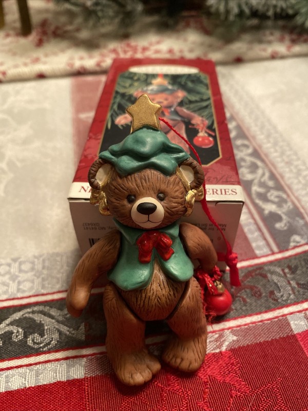 Vintage Hallmark Keepsake Ornament Gift Bearers Dated 1999
