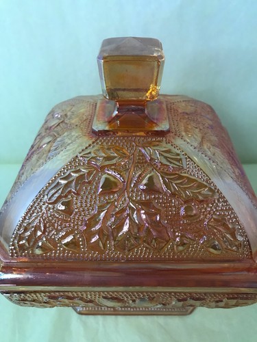 Jeanette Glass Amber Marigold Oak Leaf & Acorn Candy Dish Trinket Box W/ Lid - Picture 2 of 5