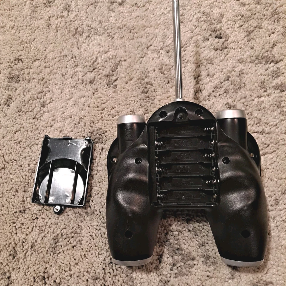 XPV Shadow Hawk Red 27 MHz Jakks Pacific 2006 RC Stealth Airplane Controller - Image 3 of 4