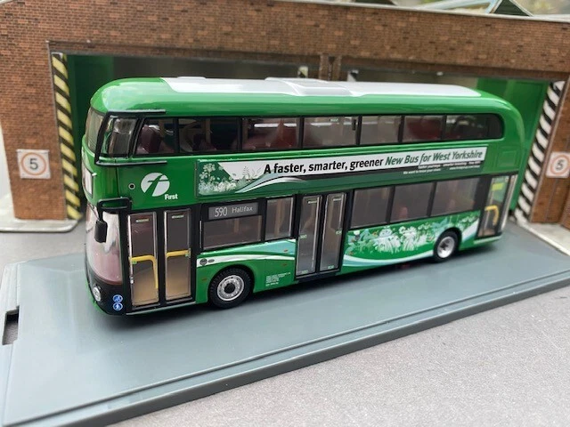 Corgi Routemaster West Yorkshire Collectors Display 1 76 Model Bus OM46635