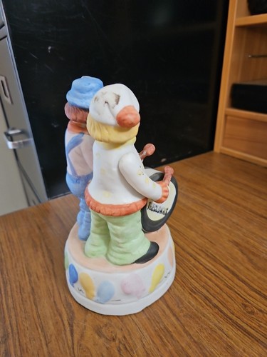 Vintage Porcelain Clowns Wind Up Music Box W/ Guitar & Drums 9"h X 5"w  - Picture 3 of 4