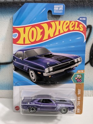 Hot Wheels 1:64 HW: '70s vs. '90s '70 Dodge Hemi Challenger 