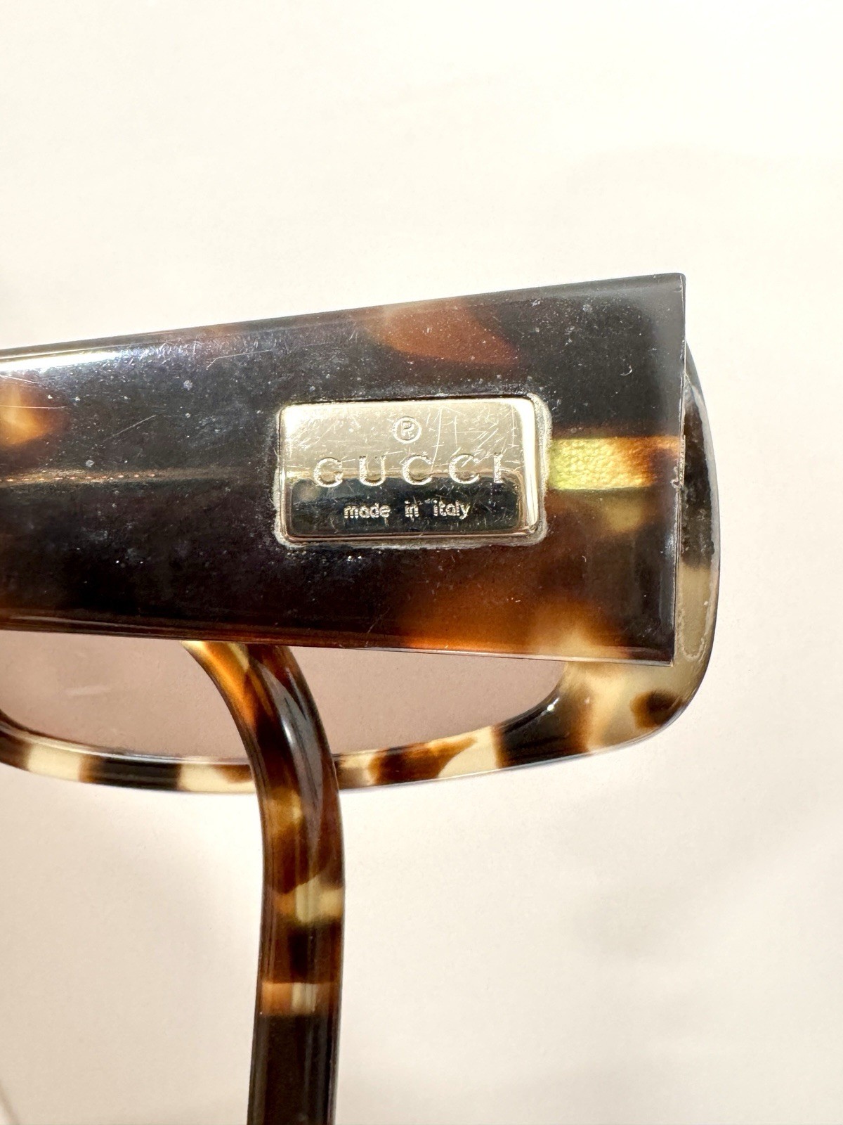 Gucci Tortoiseshell Rectangular Sunglasses w/ Log… - image 3