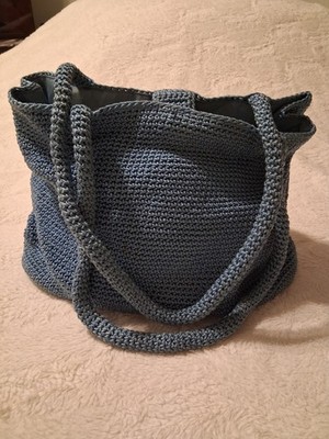 Bolso tejido a mano color azul denim estilo tote grande