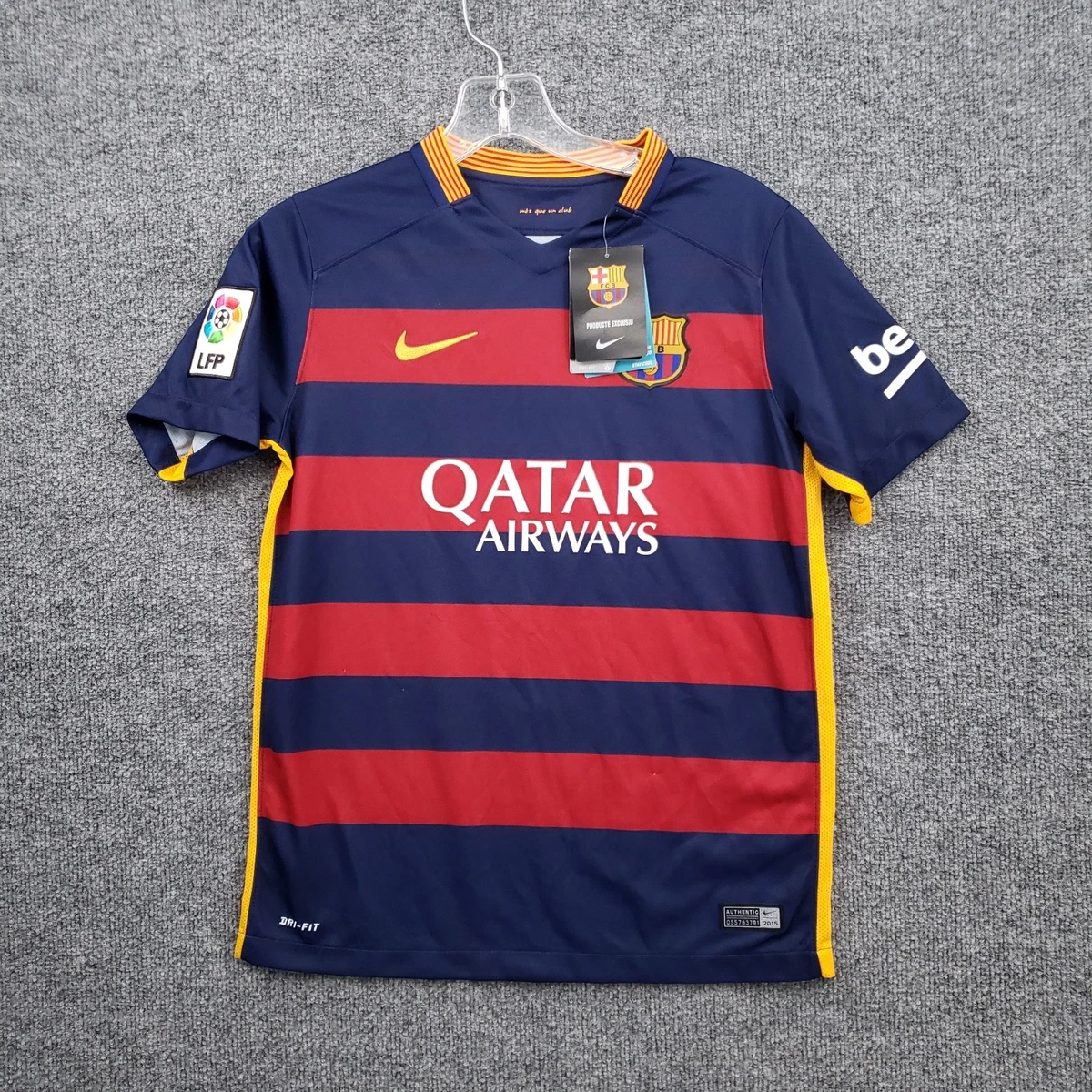 ま*ー様 FC Barcelona DRI-FIT Qatar Airways Preços baixos em Qatar Airways no Clube Internacional de Roupas e