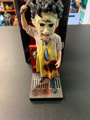 ROYAL BOBBLES TCM TEXAS CHAINSAW MASSACRE LEATHERFACE KILLING MASK ENTERTAINMENT