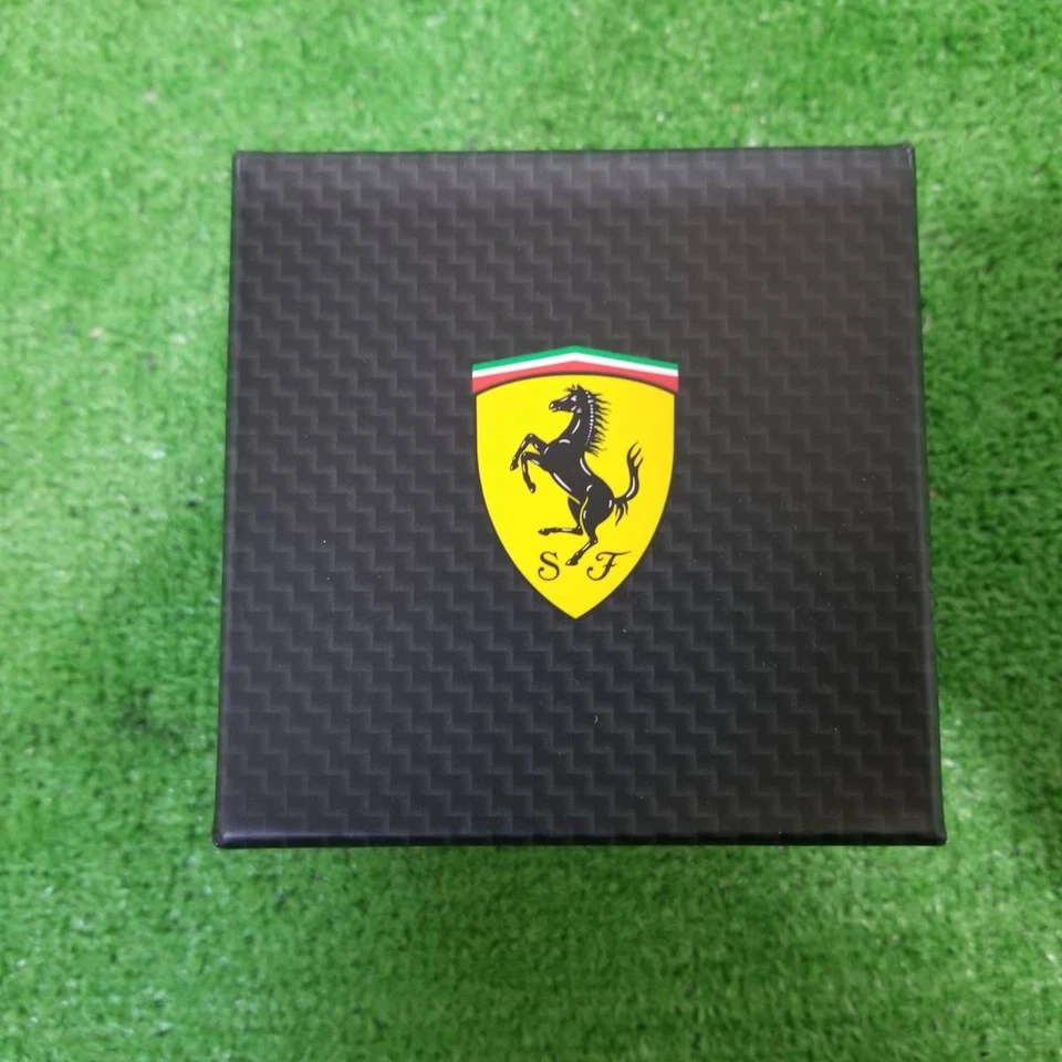 Reloj Pulsera Ferrari Hombre Analógico Cuarzo RojoRev Usado COMO NUEVO Foto 2 de 3