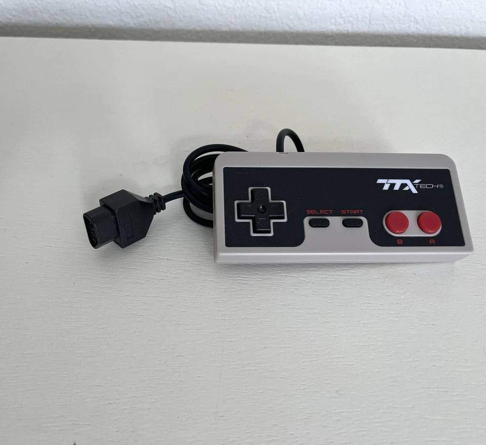 Mando Nintendo con cable 8 bits clásico TTX Tech Foto 2 de 4