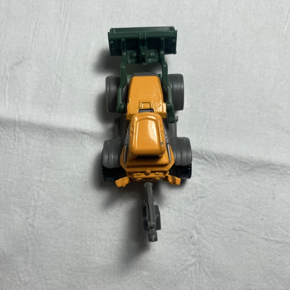 Matchbox #68 MBX Backhoe™ 2018  AMBER YELLOW | MATCHBOX - Image 3 of 4