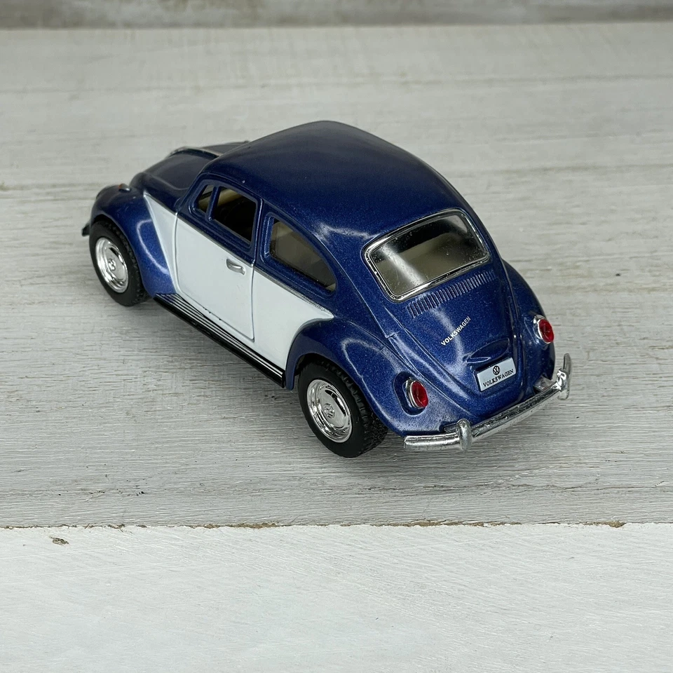 Volkswagen Escarabajo Clásico 1967 Kinsmart Azul y Blanco Dos Tonos Coche Escala 1:32 Foto 4 de 4