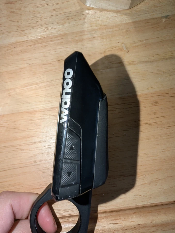 Computador de bicicleta Wahoo Elemnt Bolt V1 GPS preto - Imagem 2 de 4