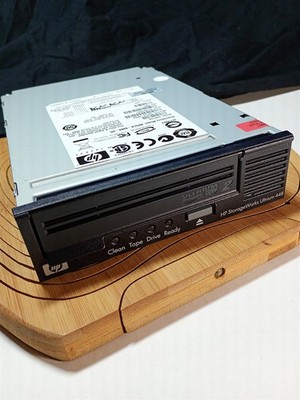 HP StorageWorks Ultrium 448 - Tape drive LTO 200 GB/400 2 SCSI LVD 5.25'' DW016A
