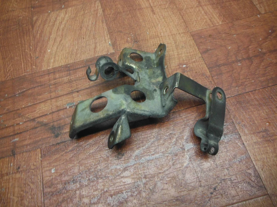 1993 1994 yamaha gts1000a FRONT WHEEL FENDER STAY MOUNT BRACKET HOLDER - Image 2 of 4