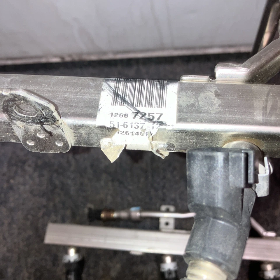 2012 CHEVROLET SUBURBAN 1500 FUEL INJECTOR RAIL Fits 10-17 EXPRESS 2500 VAN OEM+ Foto 2 de 4