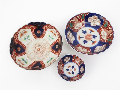 Set of 3 Japanese Imari Bowls, Early 1900's, Signed, 10'' / 9.25'' / 5'' Diameter