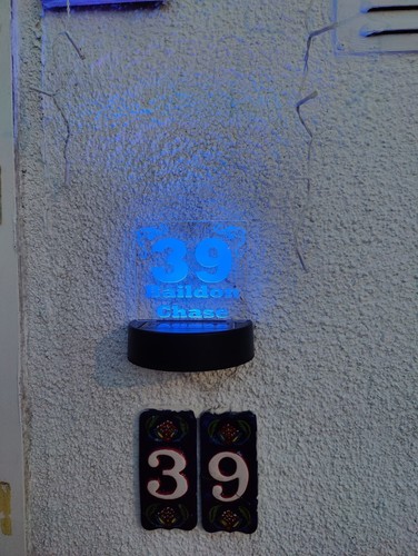 Solar powered house door number sign street name light up led colours - Picture 6 of 7