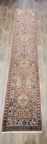 Alfombra deslumbradora antigua decorativa anudada a mano talla 2'7" × 13 pies alrededor de 1900 100% lana - Imagen 15 de 18