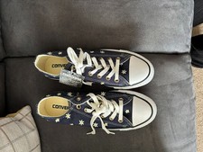 Ladies Daisy Allstar converse shoes NWB