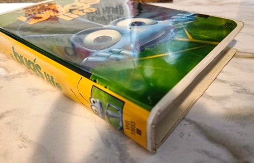 VTG WALT DISNEY-PIXAR VHS TAPE 1998 A BUGS LIFE LIMITED EDITION FLIK COVER + BNS - Image 3 of 4