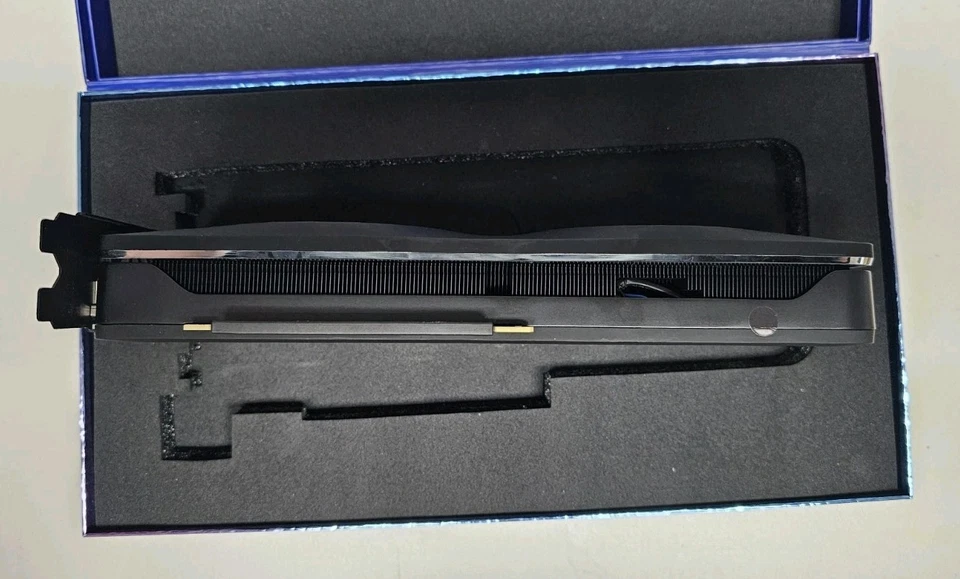 Intel Arc A750 Limited Edition 8GB PCI Express 4.0 Graphics Card - Image 3 of 4