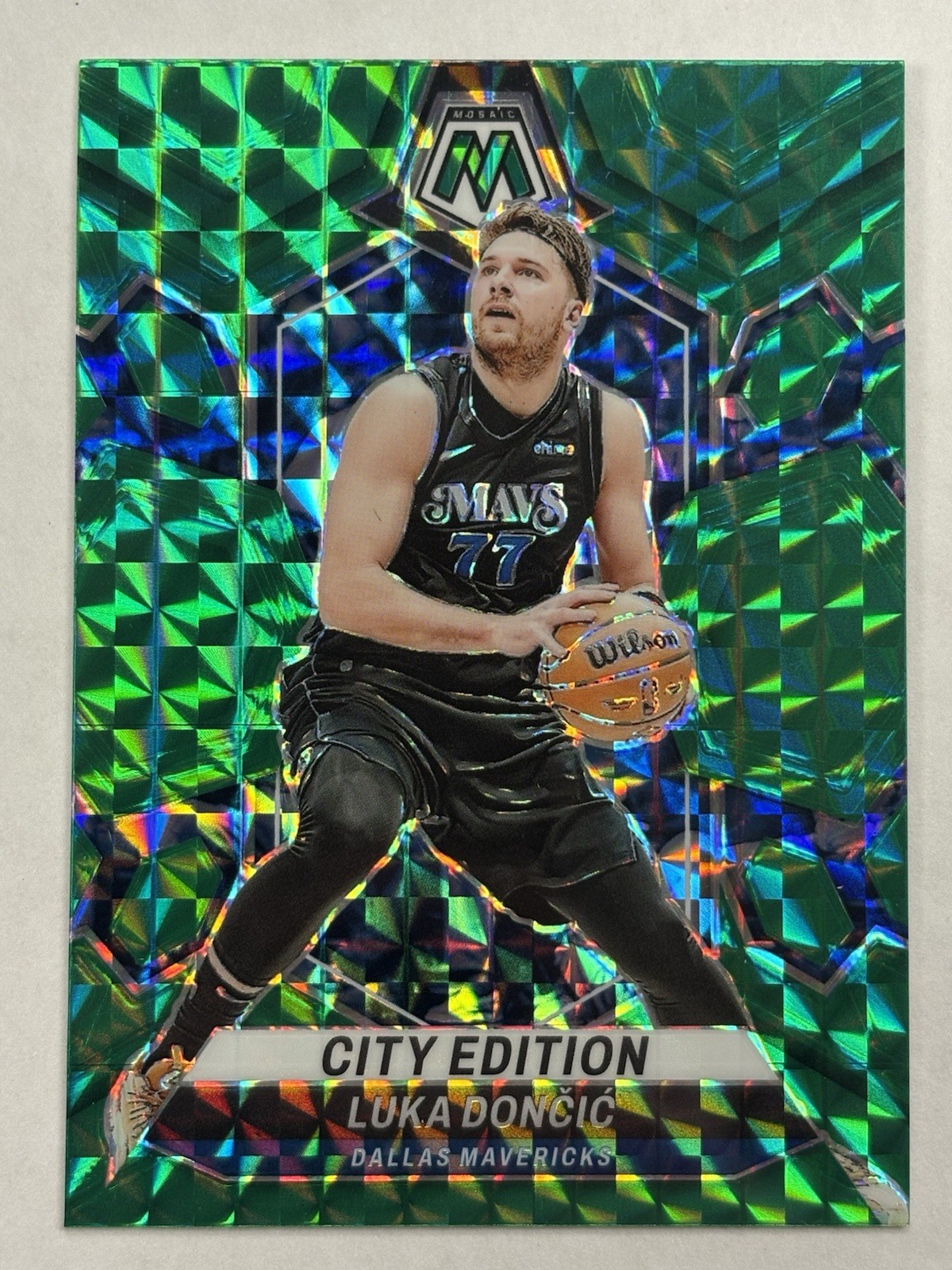 2023-24 Mosaic Luka Doncic Green Mosaic Prizm City Edition #285 Mavericks