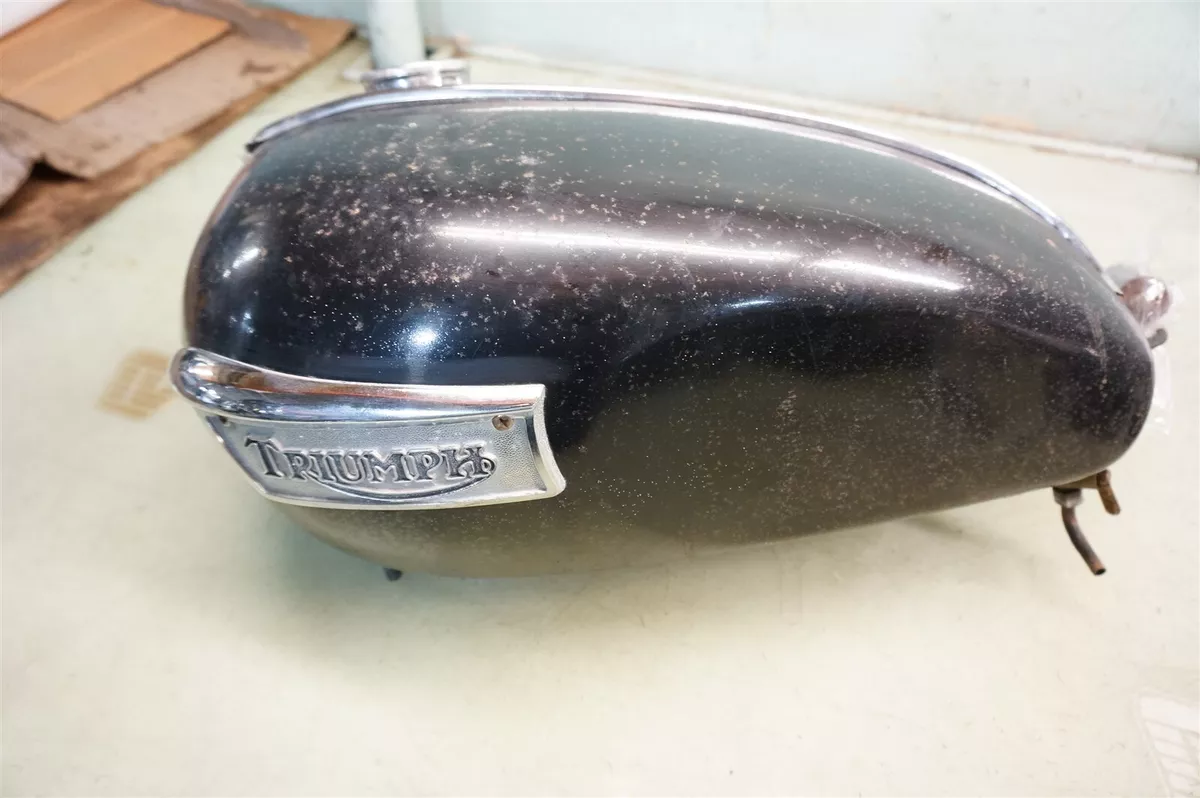 Triumph bonneville gas tank outlet