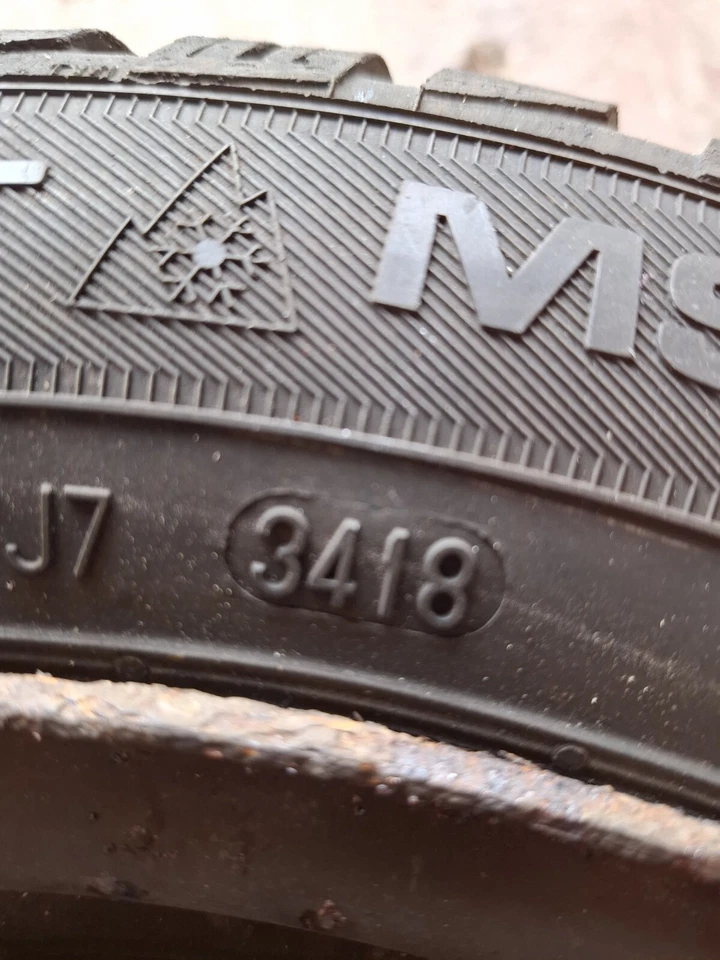 Verkaufe hier einen Satz Winterreifen für Suzuki Alto. - Bild 3 von 4