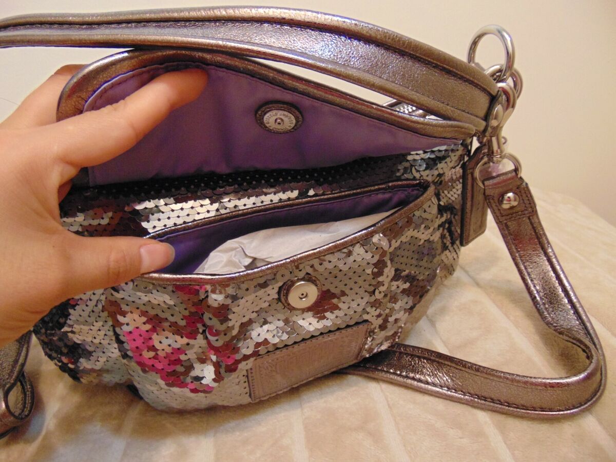 コーチ メッセンジャーバッグ ショルダーバッグ 16553 肩掛け Coach Poppy Silver Sequin Groovy Crossbody Bag #15381 Purse